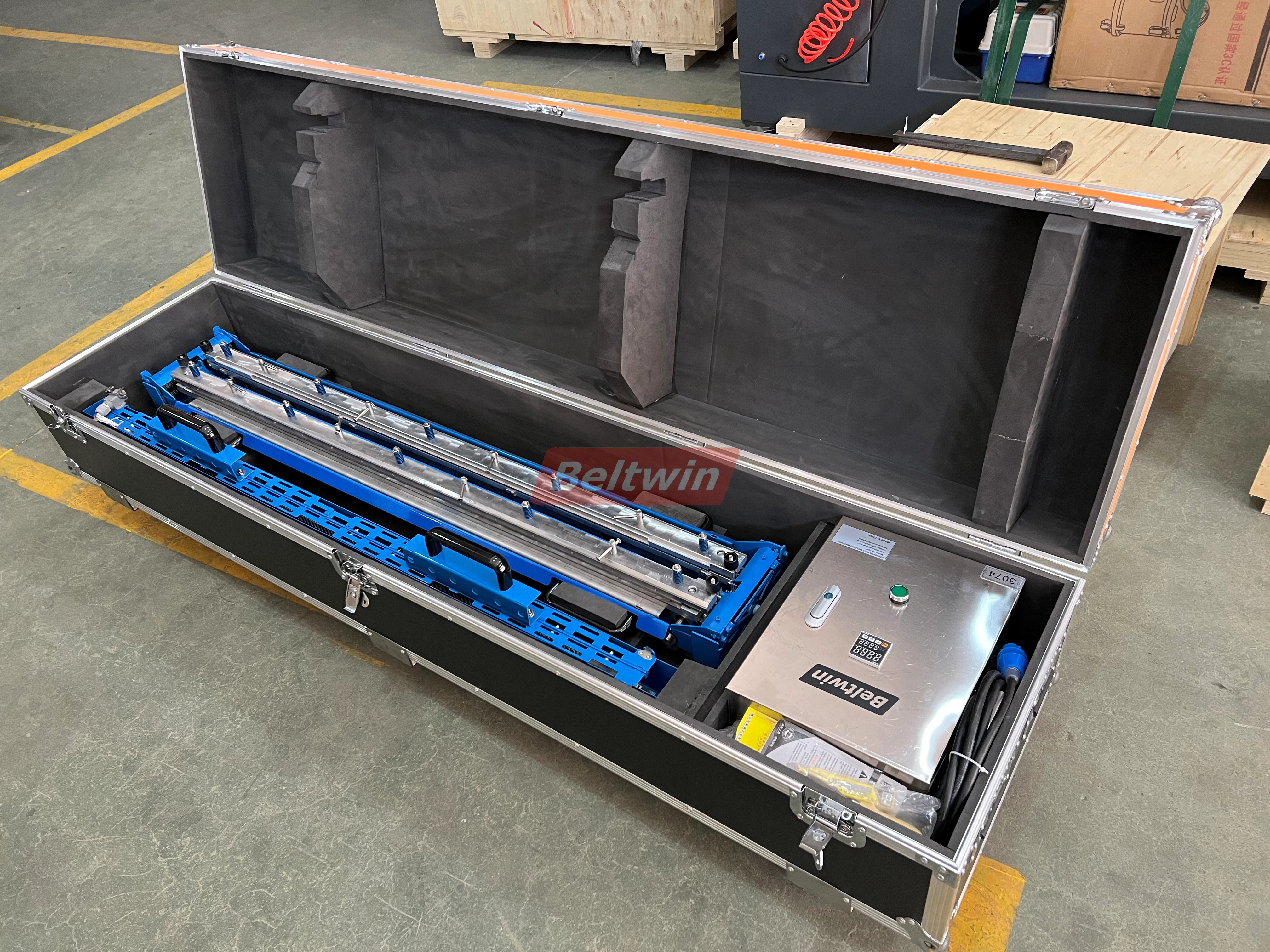 Machine de jonction de courroies homogènes PD600-1200