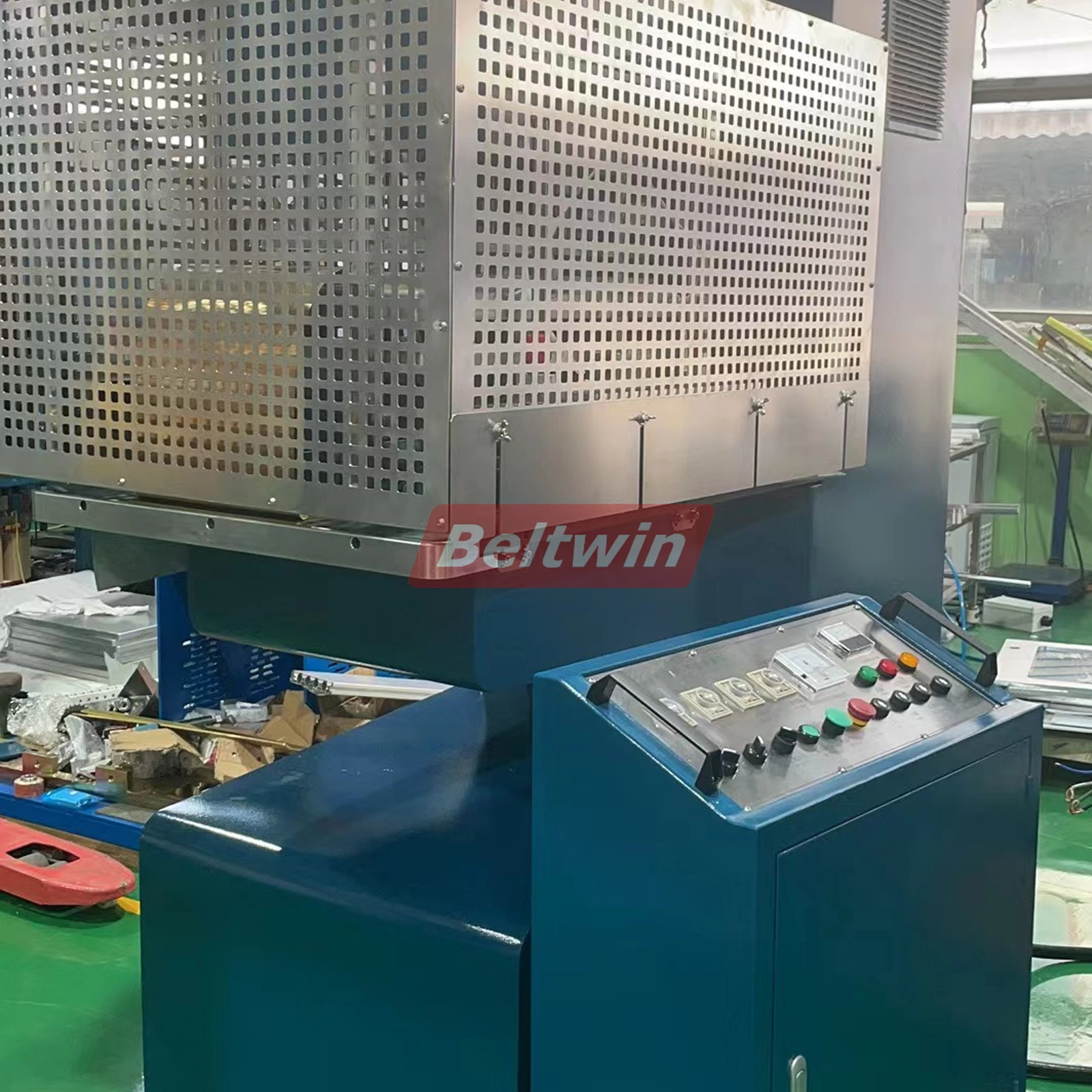 Machine de soudage haute fréquence QA-2000 pour taquets de courroie en PVC/PU, guide en V et paroi latérale