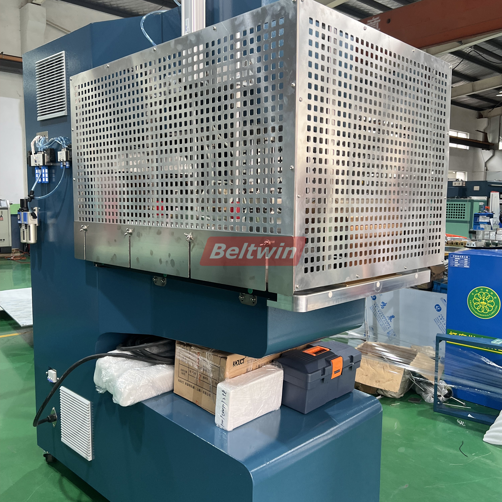 Machine de soudage haute fréquence QA-2000 pour taquets de courroie en PVC/PU, guide en V et paroi latérale