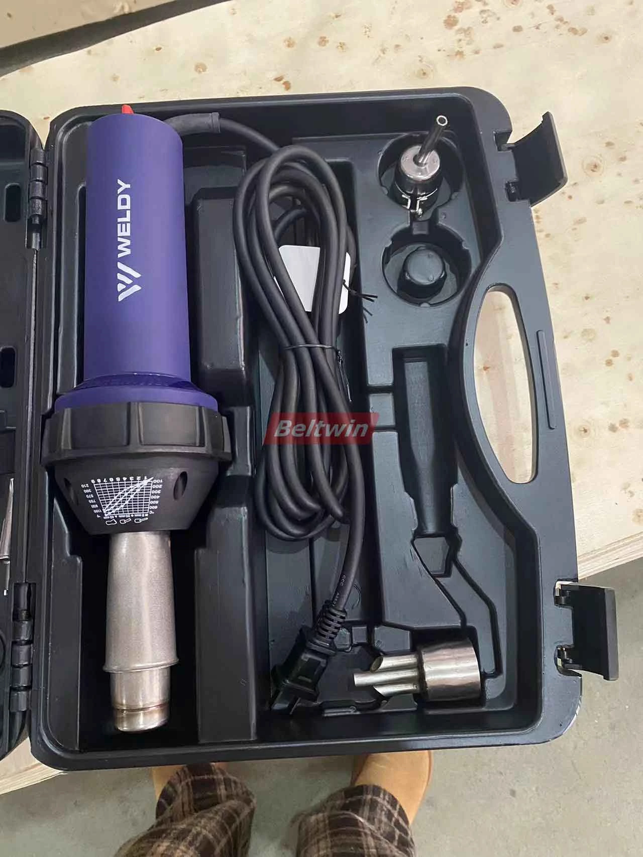 Machine de soudage de profilés longitudinaux QB1300H-2000H (version européenne)