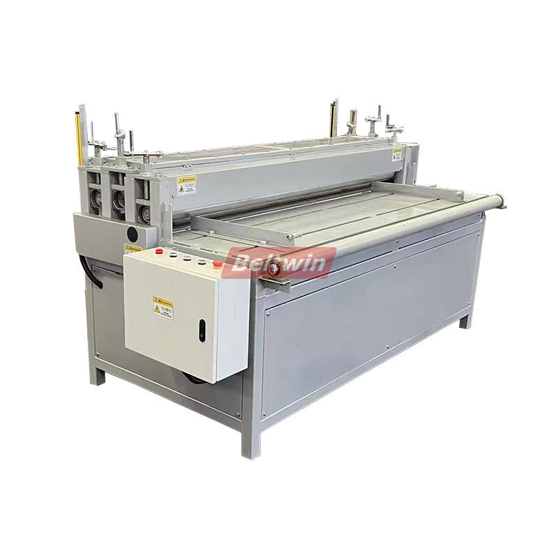 Machine de découpe longitudinale pour courroies en caoutchouc robustes